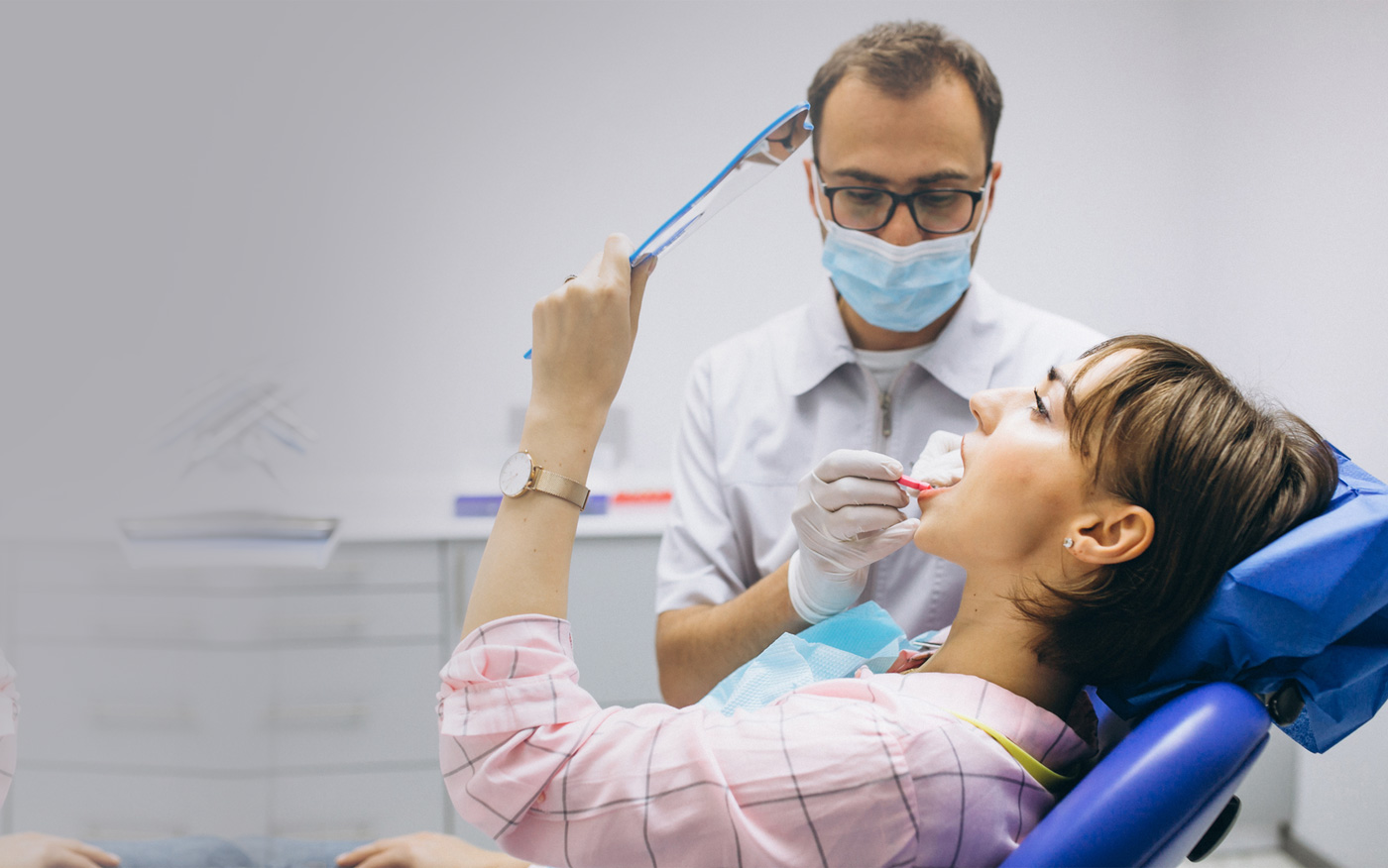 Odontología Moderna Cuidado Dental Completo